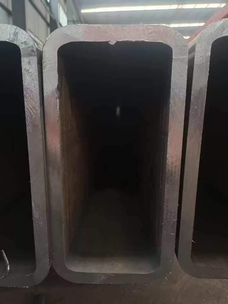 Rectangular tube rectangular tube